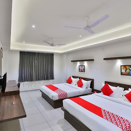 Oyo 16604 Hotel Sparsh Inn Ahmadabad Zewnętrze zdjęcie