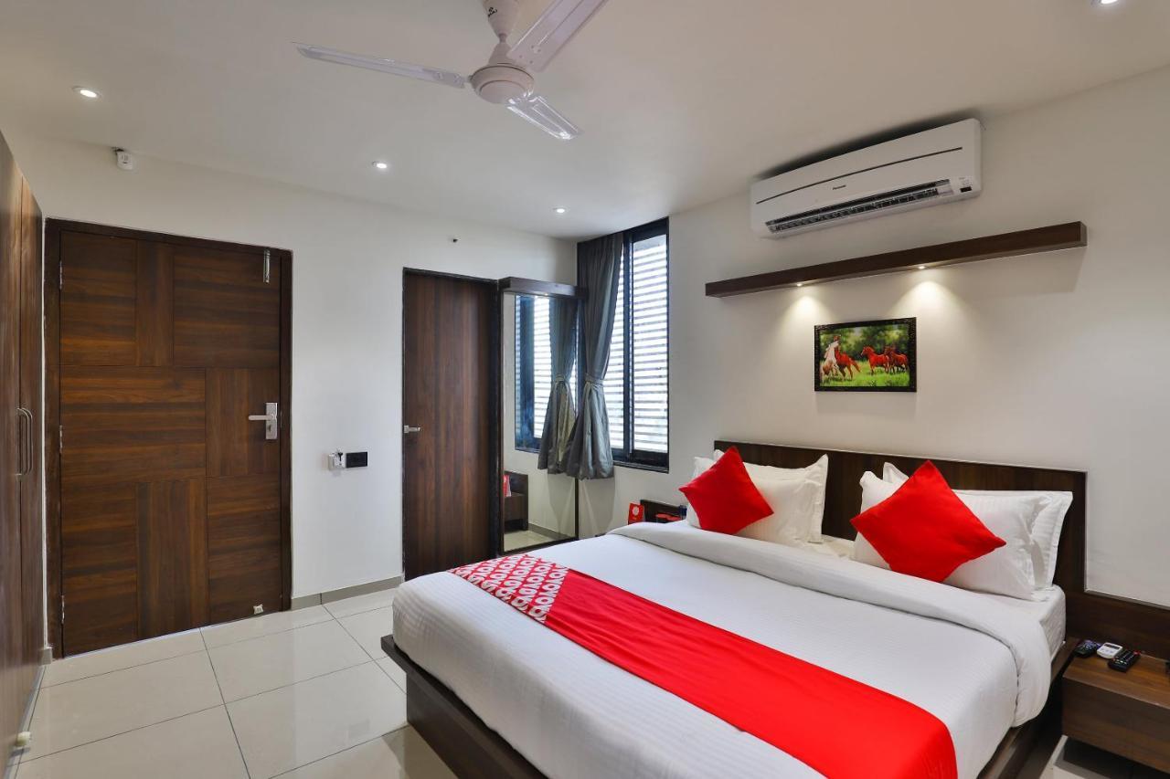 Oyo 16604 Hotel Sparsh Inn Ahmadabad Zewnętrze zdjęcie