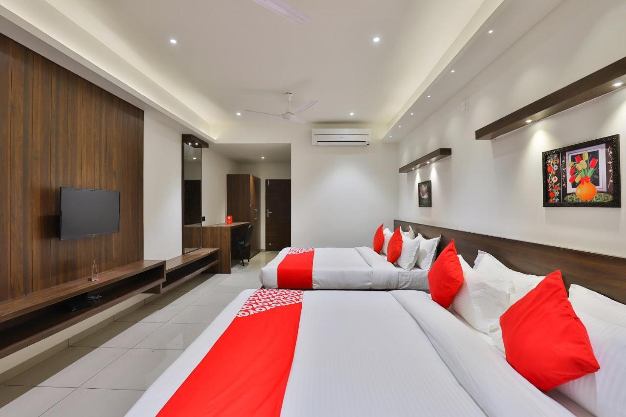 Oyo 16604 Hotel Sparsh Inn Ahmadabad Zewnętrze zdjęcie