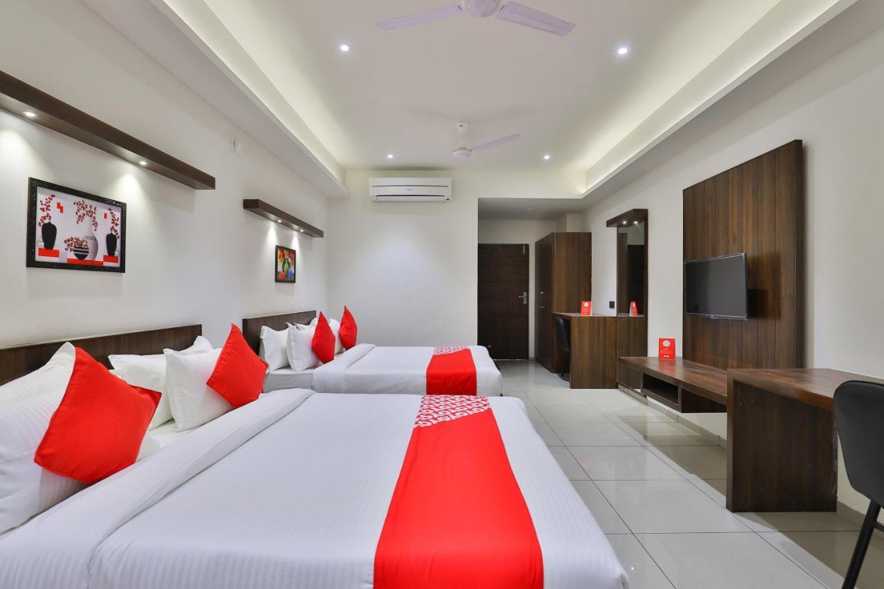 Oyo 16604 Hotel Sparsh Inn Ahmadabad Zewnętrze zdjęcie