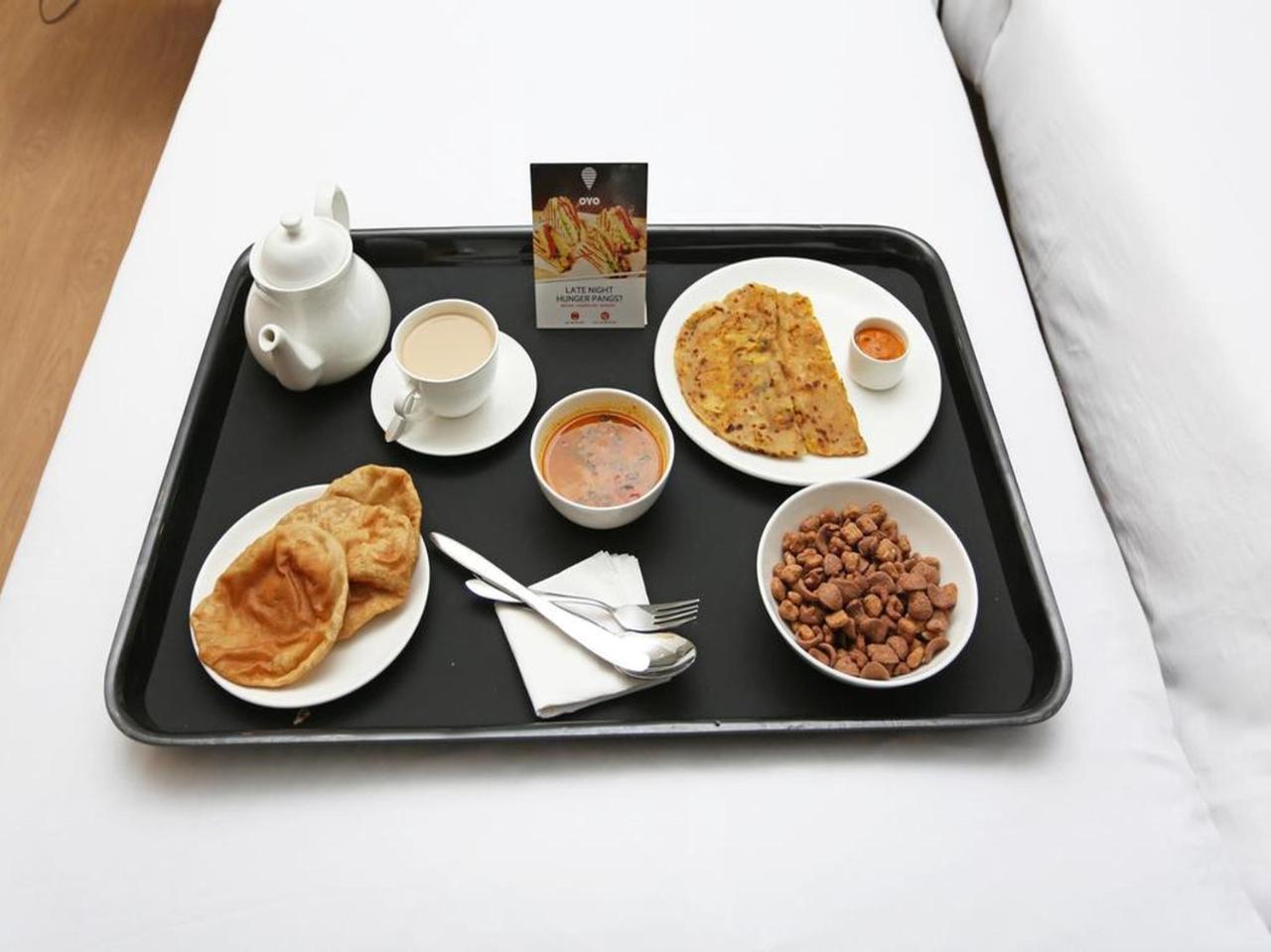 Oyo 16604 Hotel Sparsh Inn Ahmadabad Zewnętrze zdjęcie
