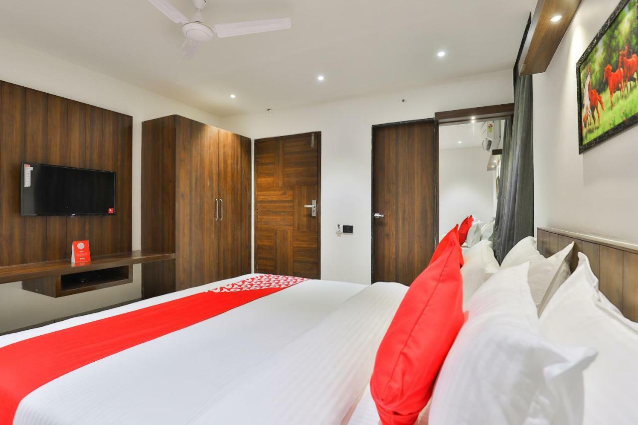 Oyo 16604 Hotel Sparsh Inn Ahmadabad Zewnętrze zdjęcie
