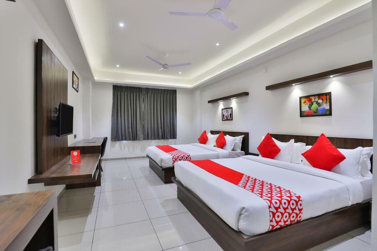Oyo 16604 Hotel Sparsh Inn Ahmadabad Zewnętrze zdjęcie