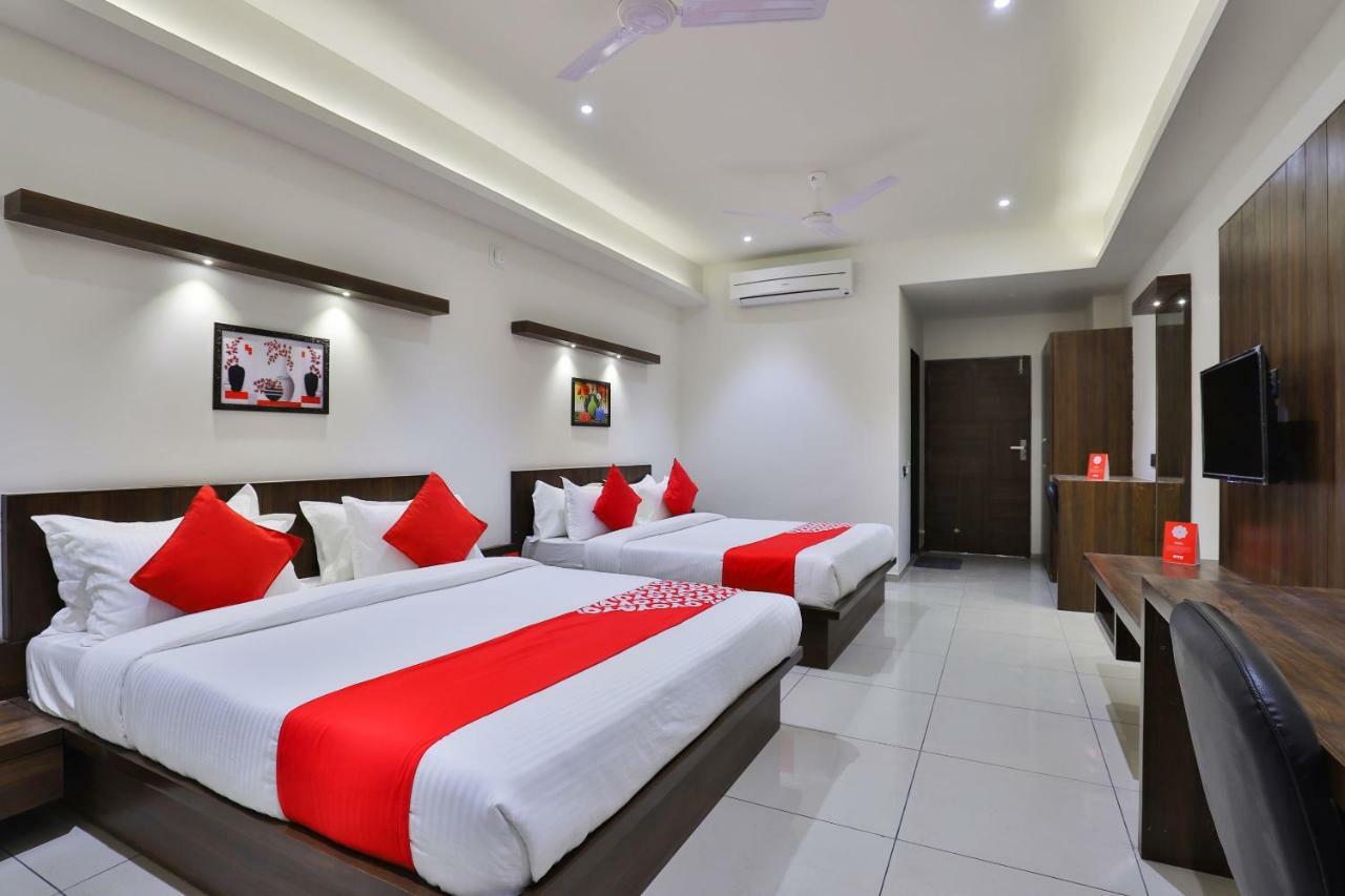 Oyo 16604 Hotel Sparsh Inn Ahmadabad Zewnętrze zdjęcie